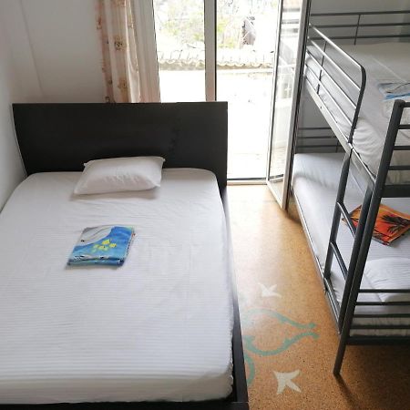 Shared Rooms Near Acropolis And Monastiraki Athen Exterior foto