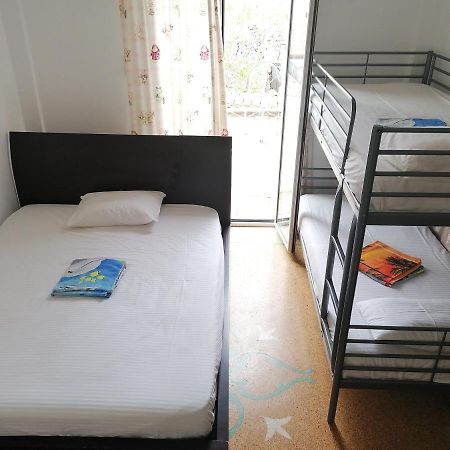 Shared Rooms Near Acropolis And Monastiraki Athen Exterior foto
