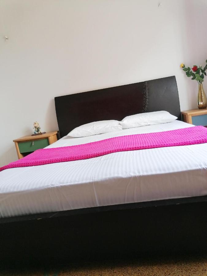 Shared Rooms Near Acropolis And Monastiraki Athen Exterior foto